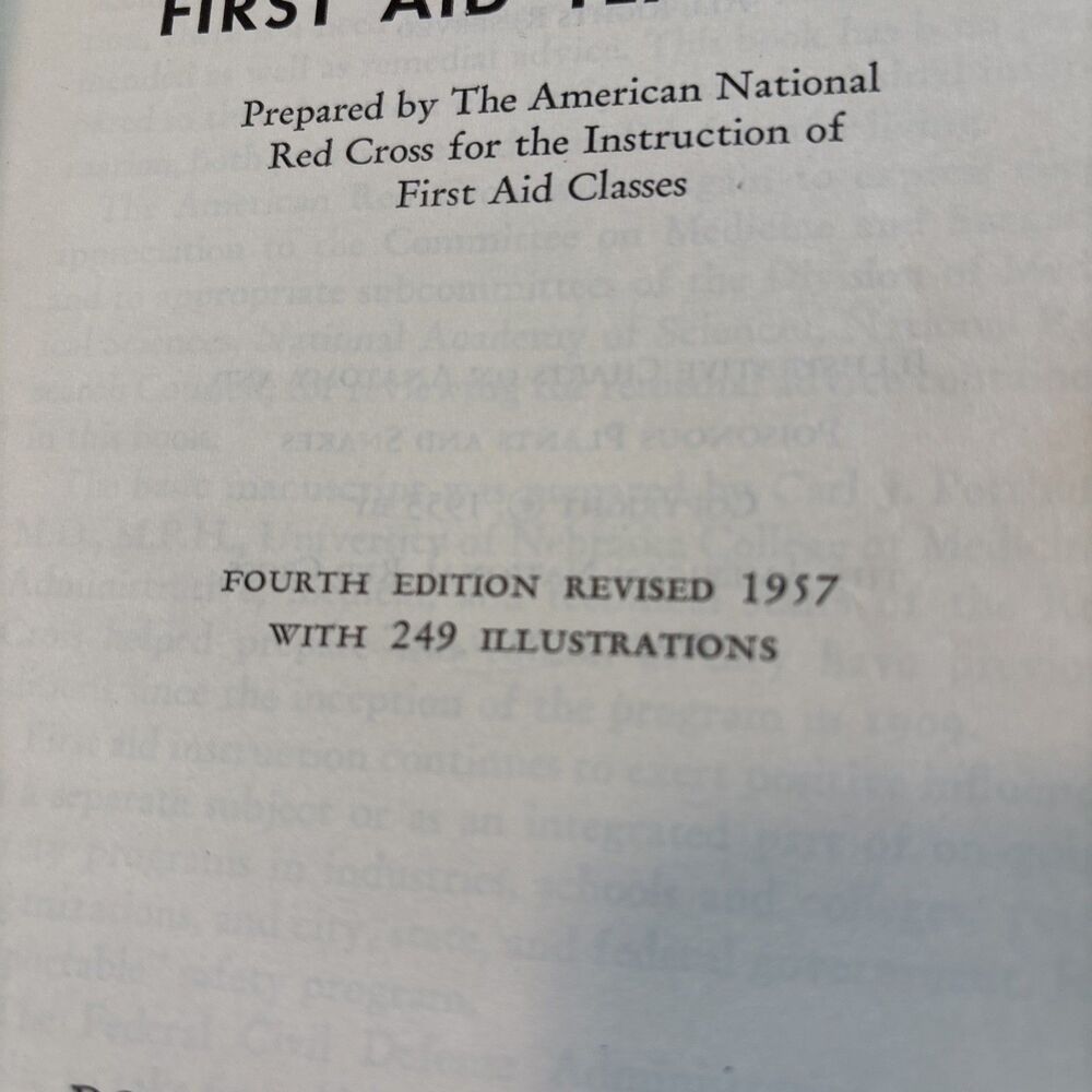 Vtg 1957 The American National Red Cross First Aid Fourth Edition Paperback Book - Picture 6 of 8